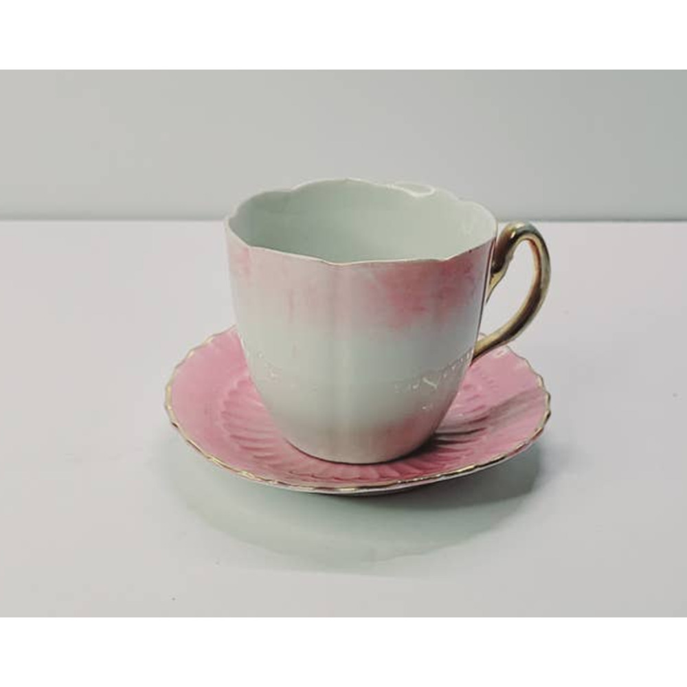 Vintage Purple Tea cup and saucer set /  Ruffle shape / Vintage Bone China